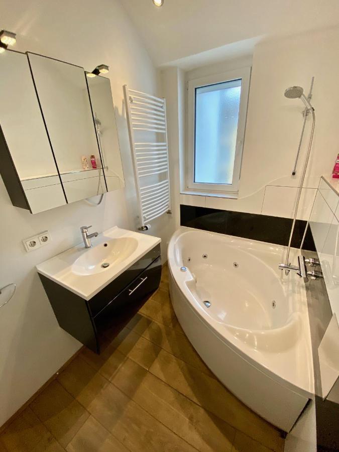 Luxurioeses Studio Im Zentrum, Balkon, Kamin, Klima Apartment Ravensburg Luaran gambar